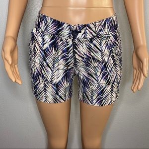Banana Republic Leaf Print Shorts Size 0